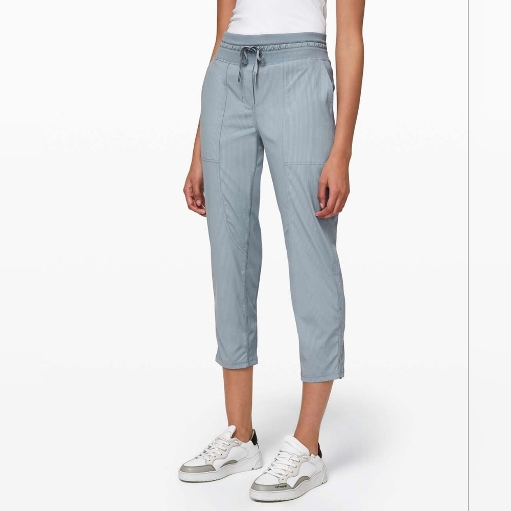 Lululemon Dance Studio Crop *25" Chambray 14